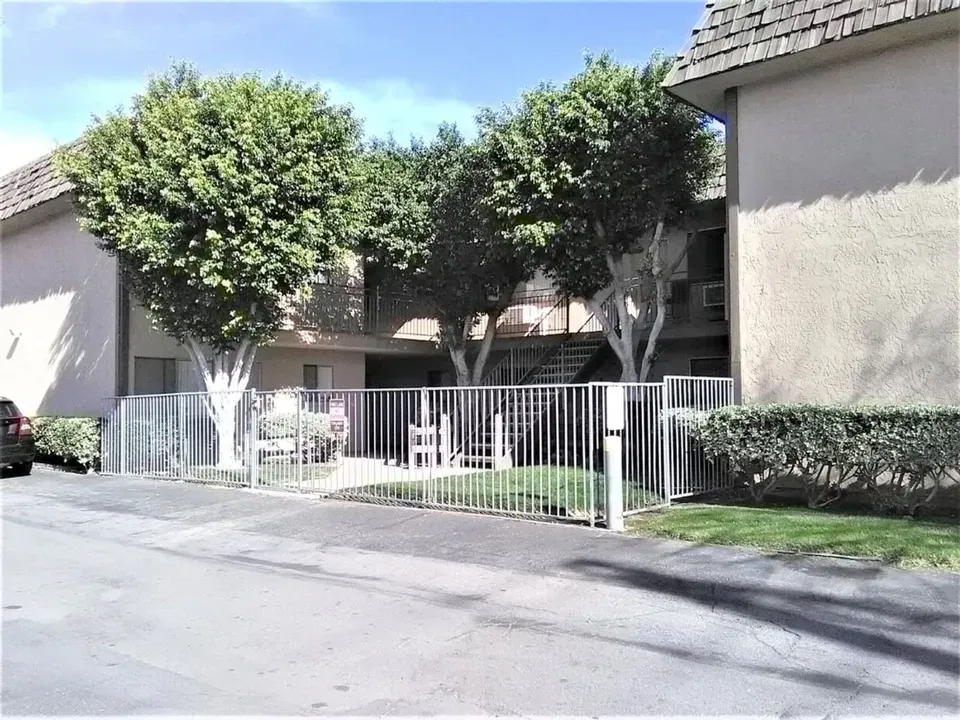 3 Bed 2 Bath Contemporary High-Rise Condo in Fontana, CA