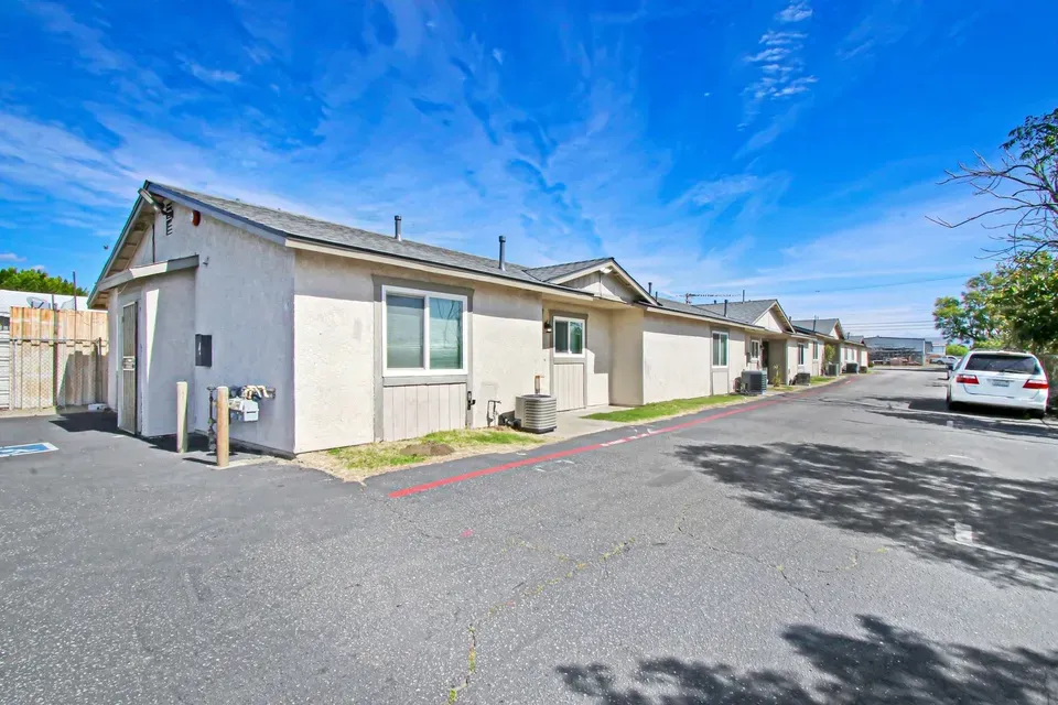 3 Bed 2 Bath Contemporary High-Rise Condo in Fontana, CA