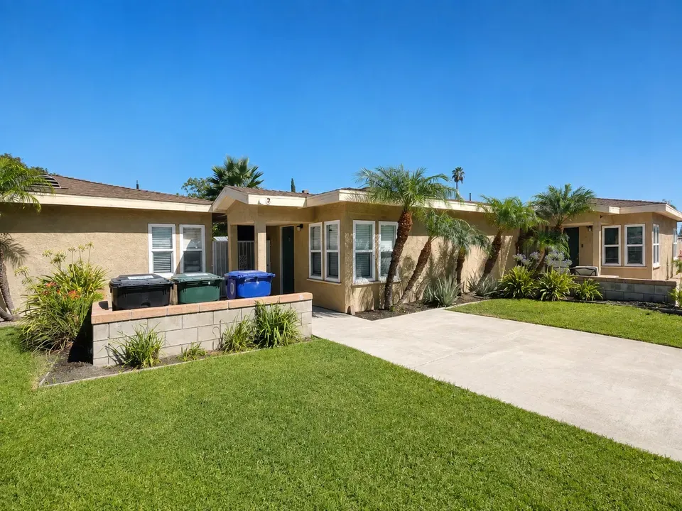 3 Bed 2 Bath Contemporary High-Rise Condo in Fontana, CA