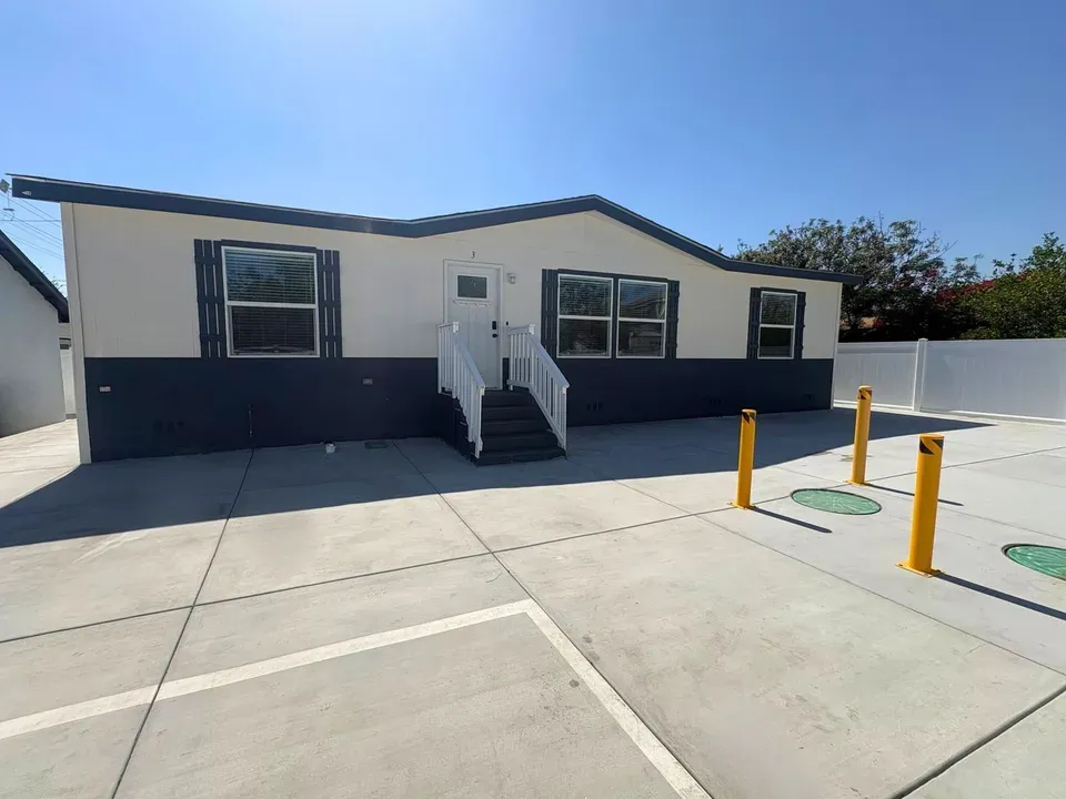 3 Bed 2 Bath Contemporary High-Rise Condo in Fontana, CA