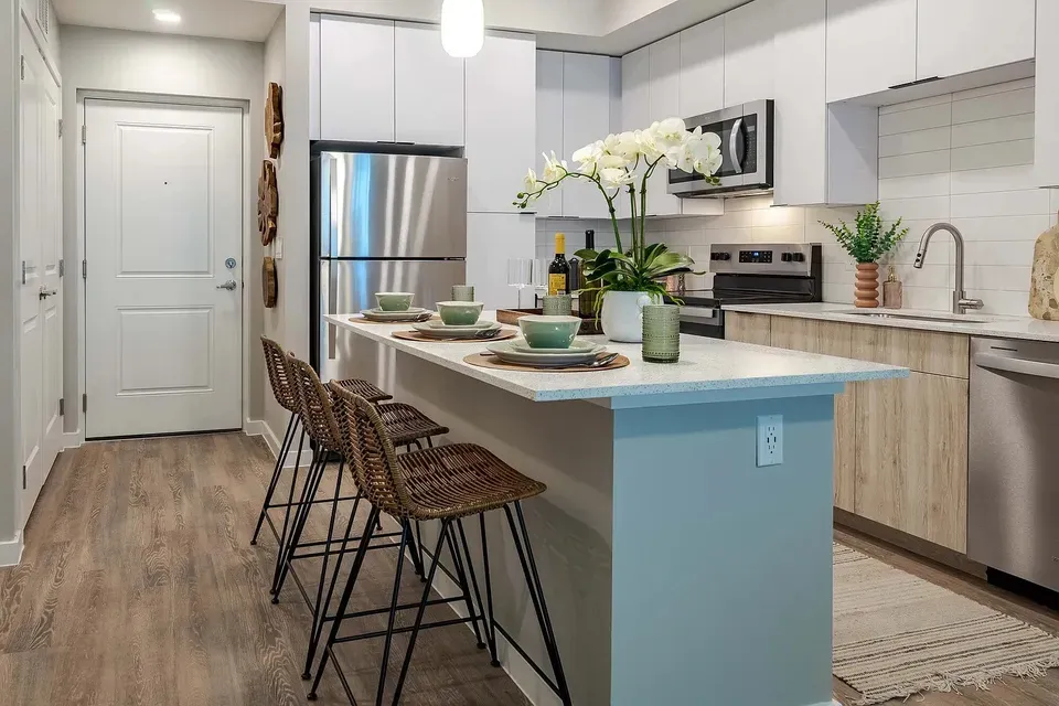3 Bed 2 Bath Contemporary High-Rise Condo in Fort Myers, FL - 1