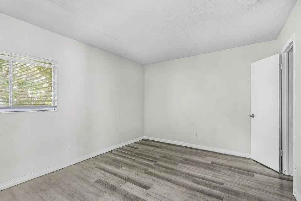 3 Bed 2 Bath Contemporary High-Rise Condo in Fort Myers, FL - 4