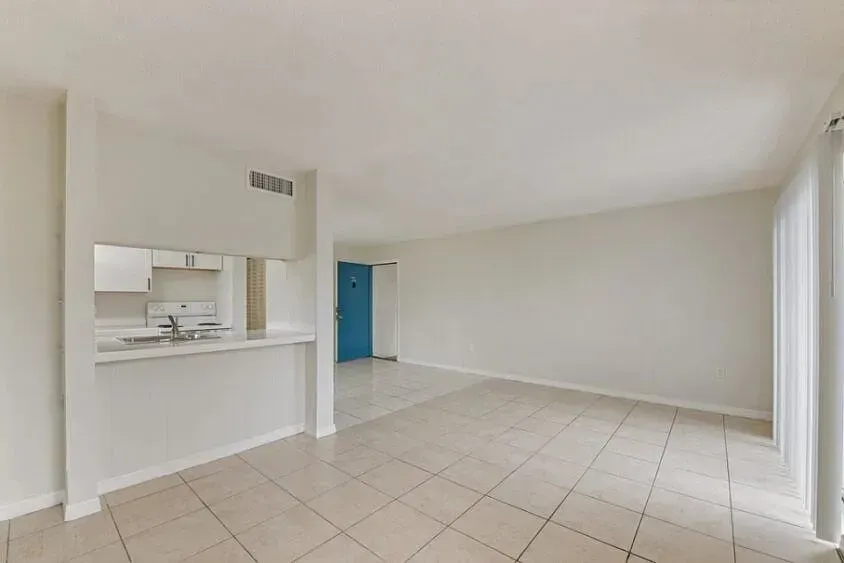 3 Bed 2 Bath Contemporary High-Rise Condo in Fort Myers, FL - 5
