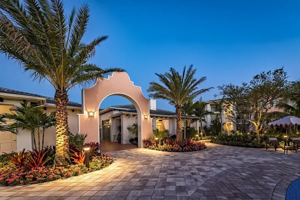 3 Bed 2 Bath Contemporary High-Rise Condo in Fort Myers, FL