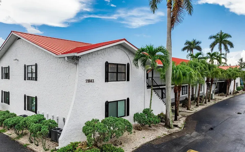 3 Bed 2 Bath Contemporary High-Rise Condo in Fort Myers, FL - 3