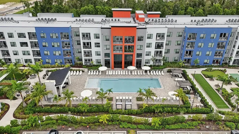 3 Bed 2 Bath Contemporary High-Rise Condo in Fort Myers, FL - 1