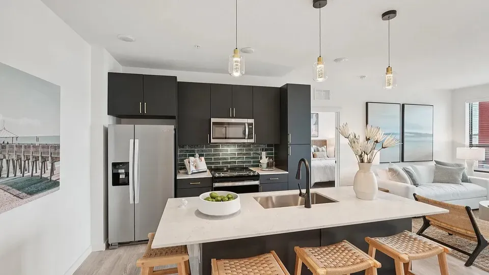 3 Bed 2 Bath Contemporary High-Rise Condo in Fort Myers, FL - 2