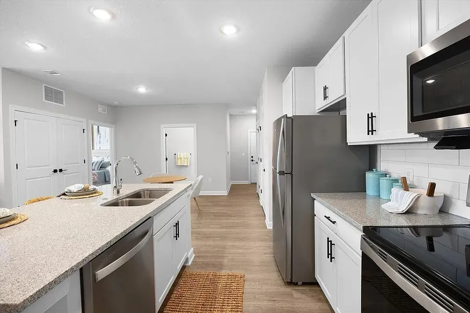 3 Bed 2 Bath Contemporary High-Rise Condo in Fort Myers, FL - 5