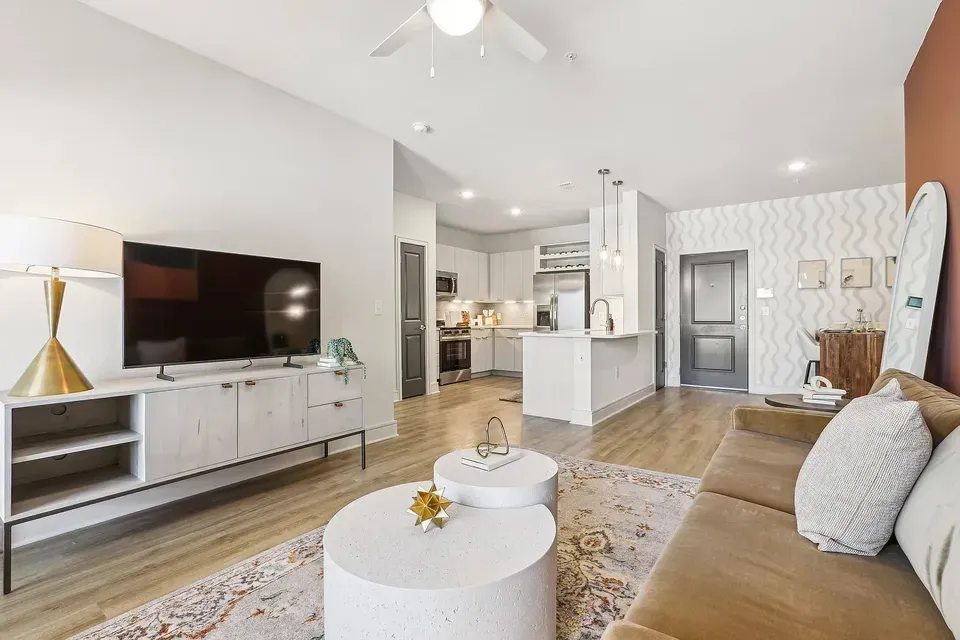 3 Bed 2 Bath Contemporary High-Rise Condo in Fort Myers, FL - 2