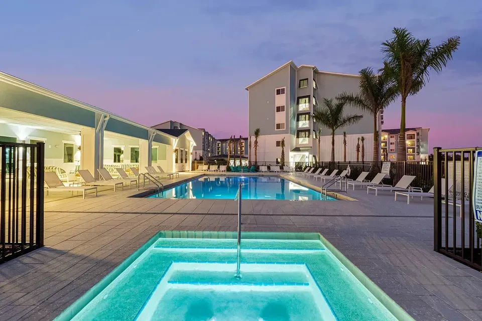 3 Bed 2 Bath Contemporary High-Rise Condo in Fort Myers, FL - 4