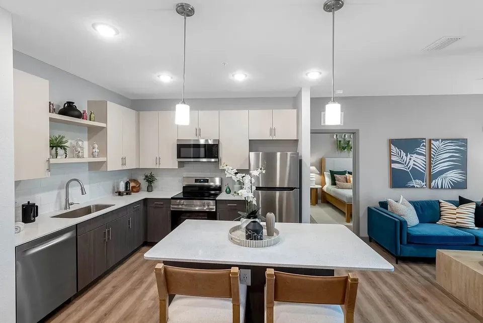 3 Bed 2 Bath Contemporary High-Rise Condo in Fort Myers, FL - 2