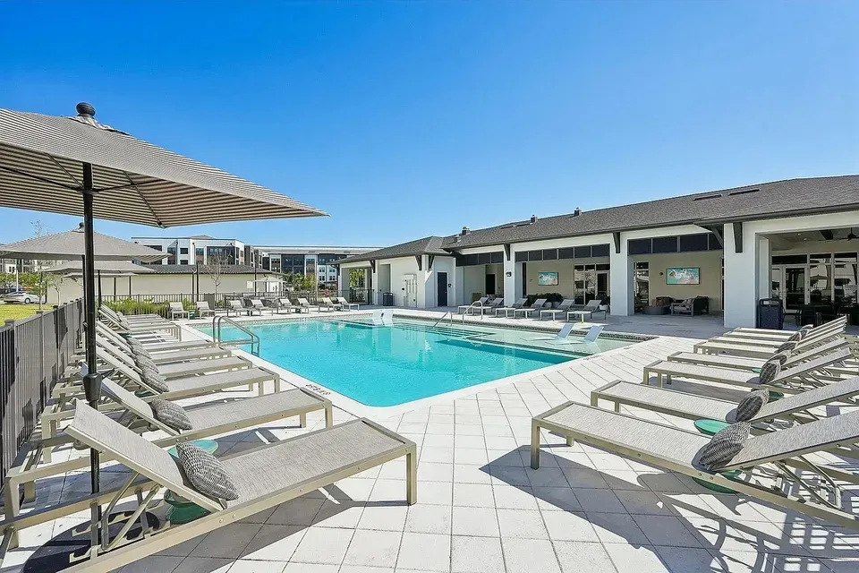 3 Bed 2 Bath Contemporary High-Rise Condo in Fort Myers, FL - 1