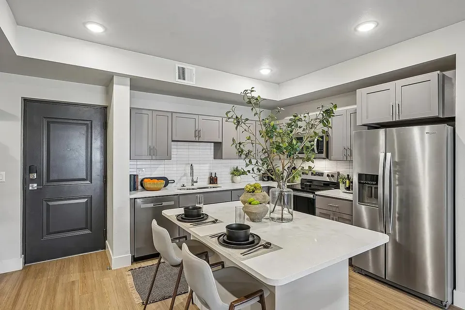 3 Bed 2 Bath Contemporary High-Rise Condo in Fort Myers, FL - 5