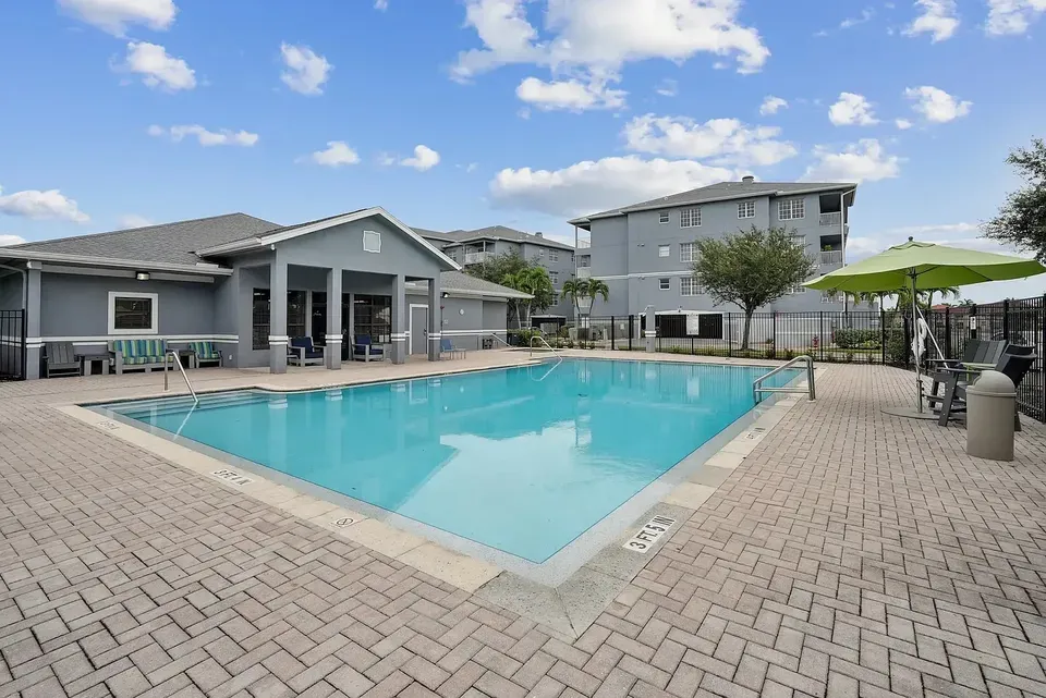 3 Bed 2 Bath Contemporary High-Rise Condo in Fort Myers, FL - 2