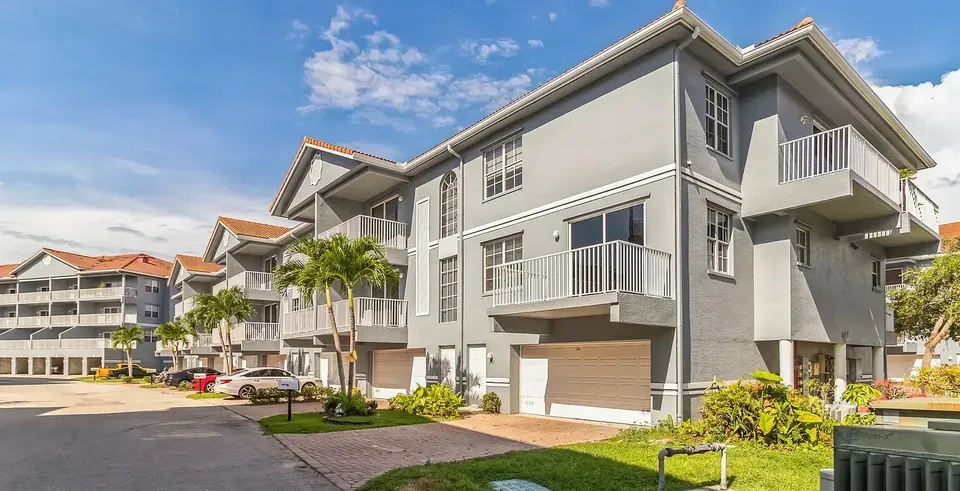 3 Bed 2 Bath Contemporary High-Rise Condo in Fort Myers, FL - 5