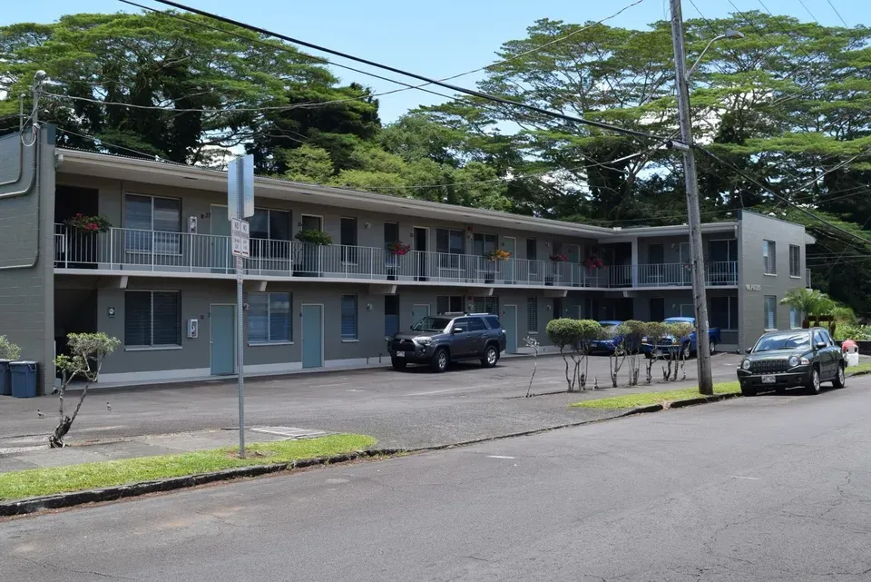3 Bed 2 Bath Contemporary High-Rise Condo in Hilo, HI