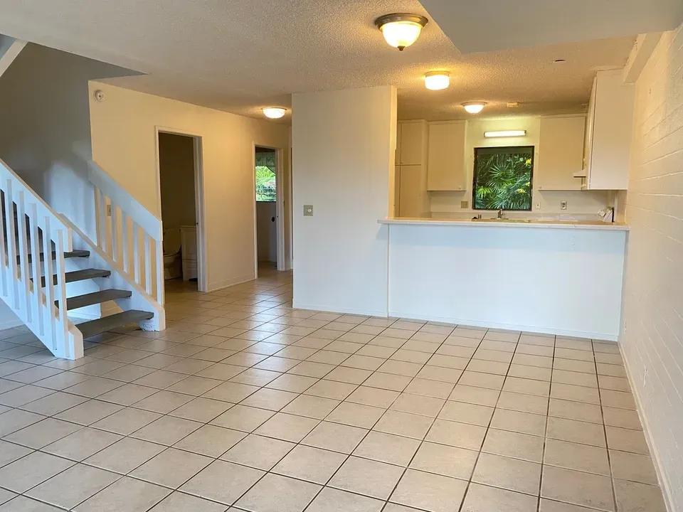 3 Bed 2 Bath Contemporary High-Rise Condo in Hilo, HI