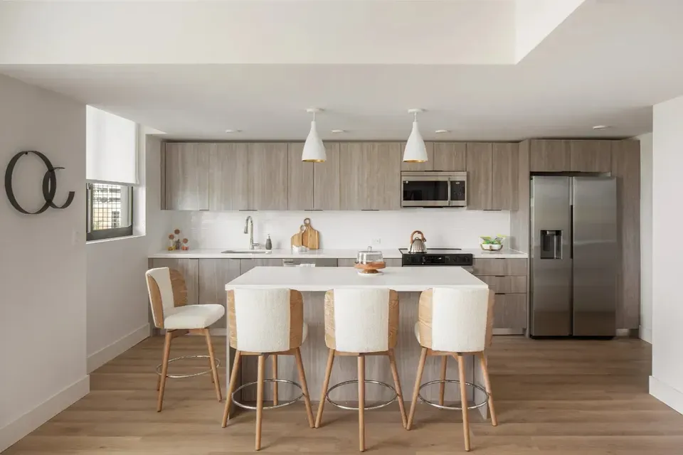 3 Bed 2 Bath Contemporary High-Rise Condo in Hollywood, FL - 4
