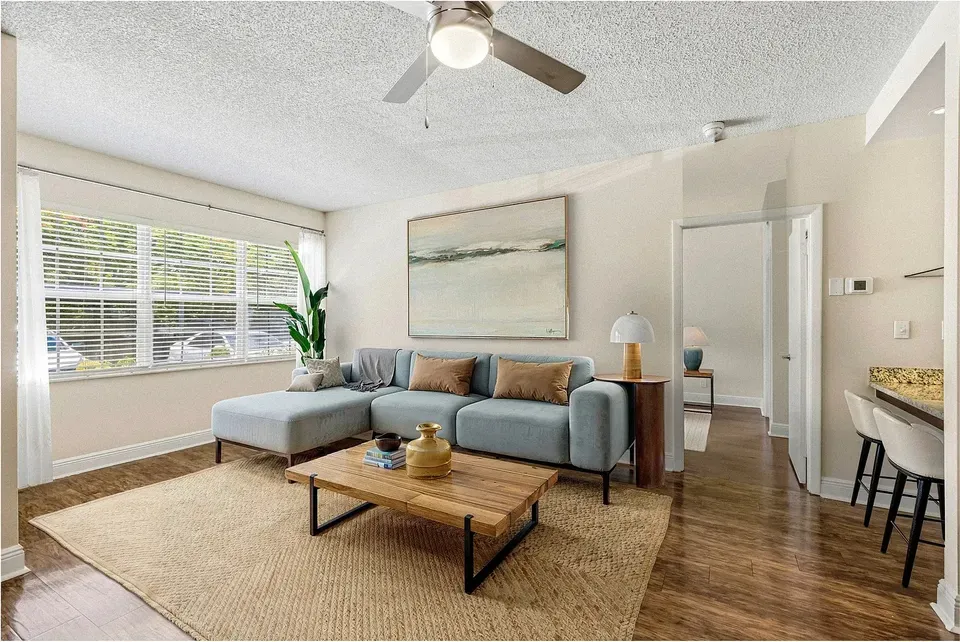 3 Bed 2 Bath Contemporary High-Rise Condo in Hollywood, FL - 3