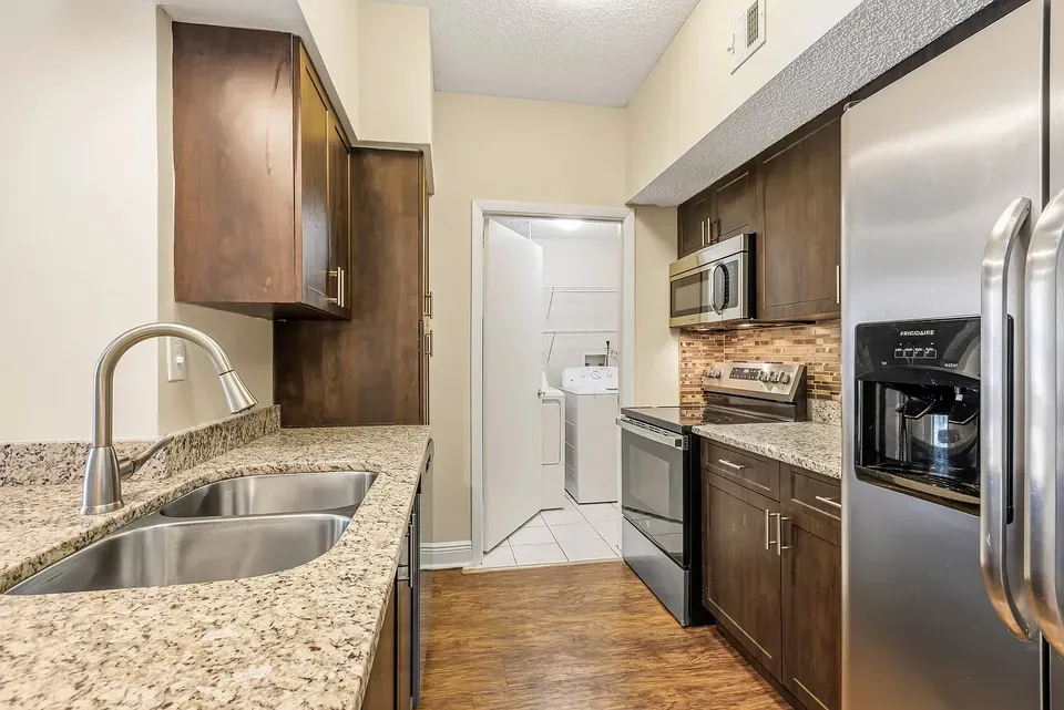 3 Bed 2 Bath Contemporary High-Rise Condo in Hollywood, FL - 5