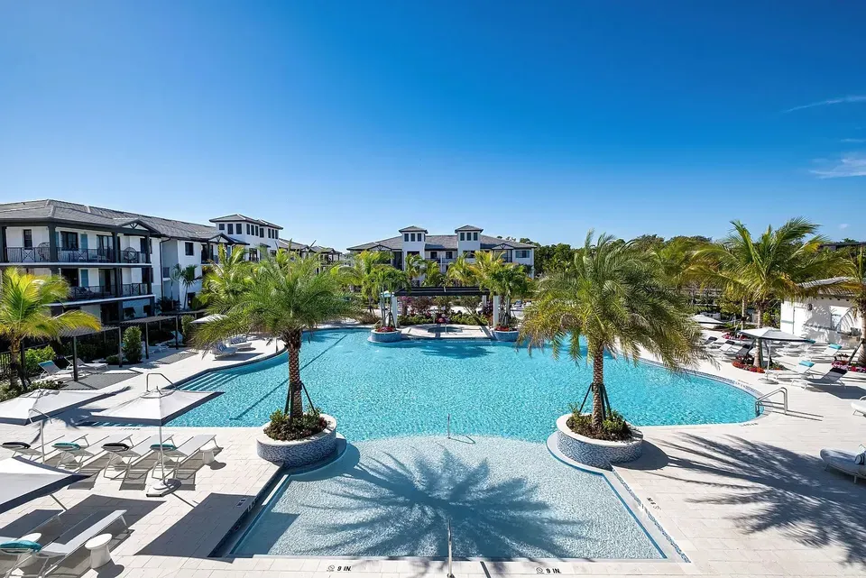 3 Bed 2 Bath Contemporary High-Rise Condo in Hollywood, FL - 1
