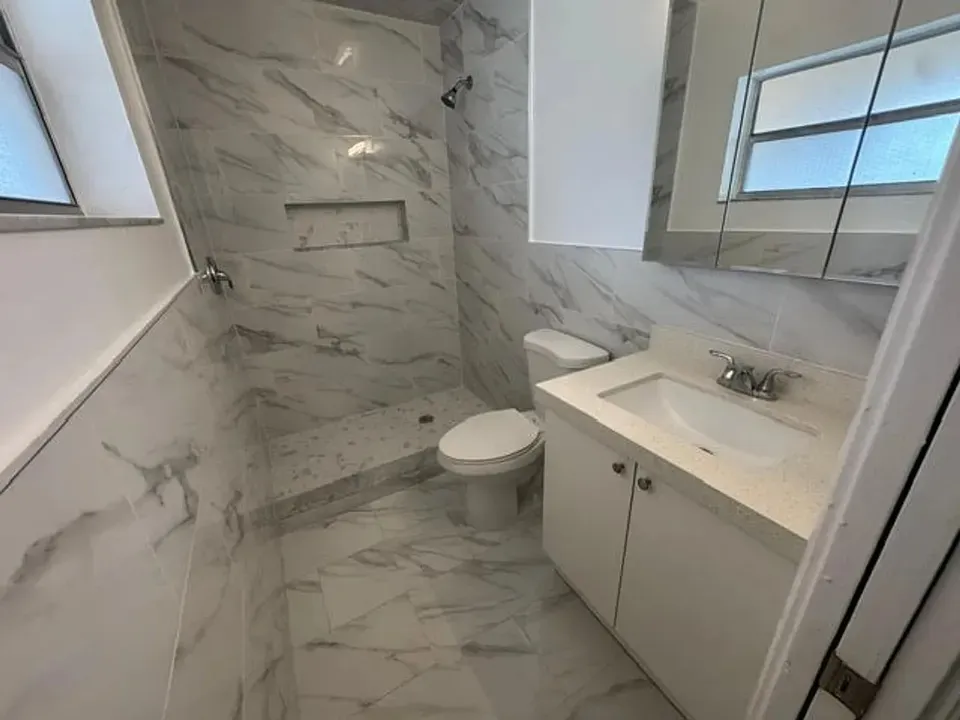 3 Bed 2 Bath Contemporary High-Rise Condo in Hollywood, FL - 4