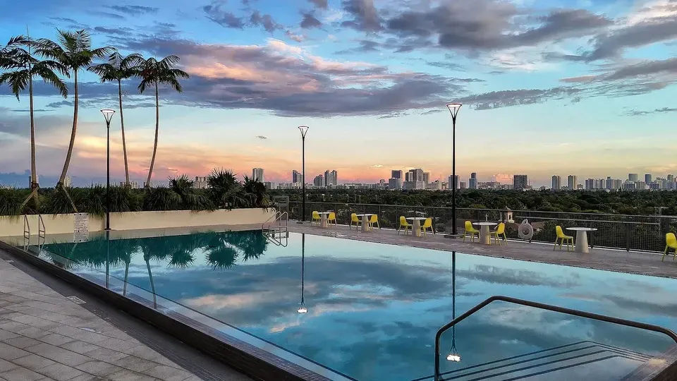 3 Bed 2 Bath Contemporary High-Rise Condo in Hollywood, FL - 1