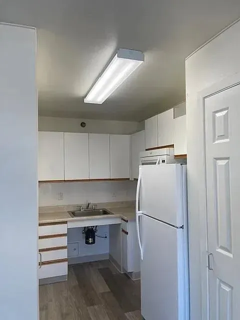 3 Bed 2 Bath Contemporary High-Rise Condo in Honolulu, HI - 3