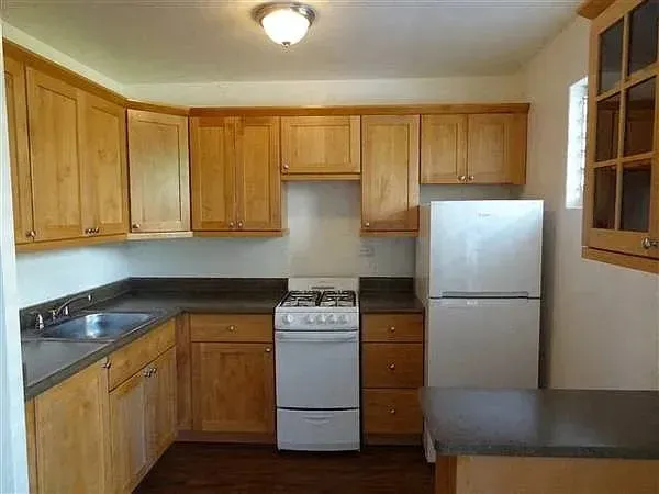 3 Bed 2 Bath Contemporary High-Rise Condo in Honolulu, HI - 3