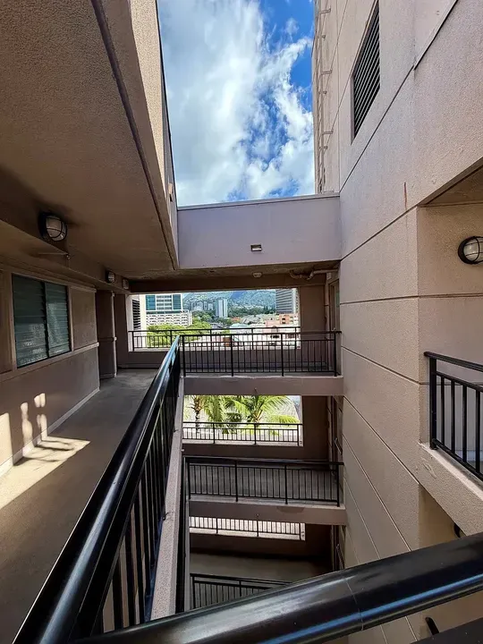 3 Bed 2 Bath Contemporary High-Rise Condo in Honolulu, HI - 3