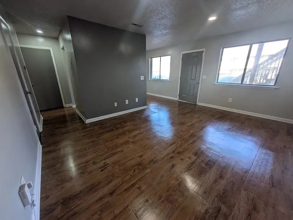 3 Bed 2 Bath Contemporary High-Rise Condo in Huntsville, AL - 3