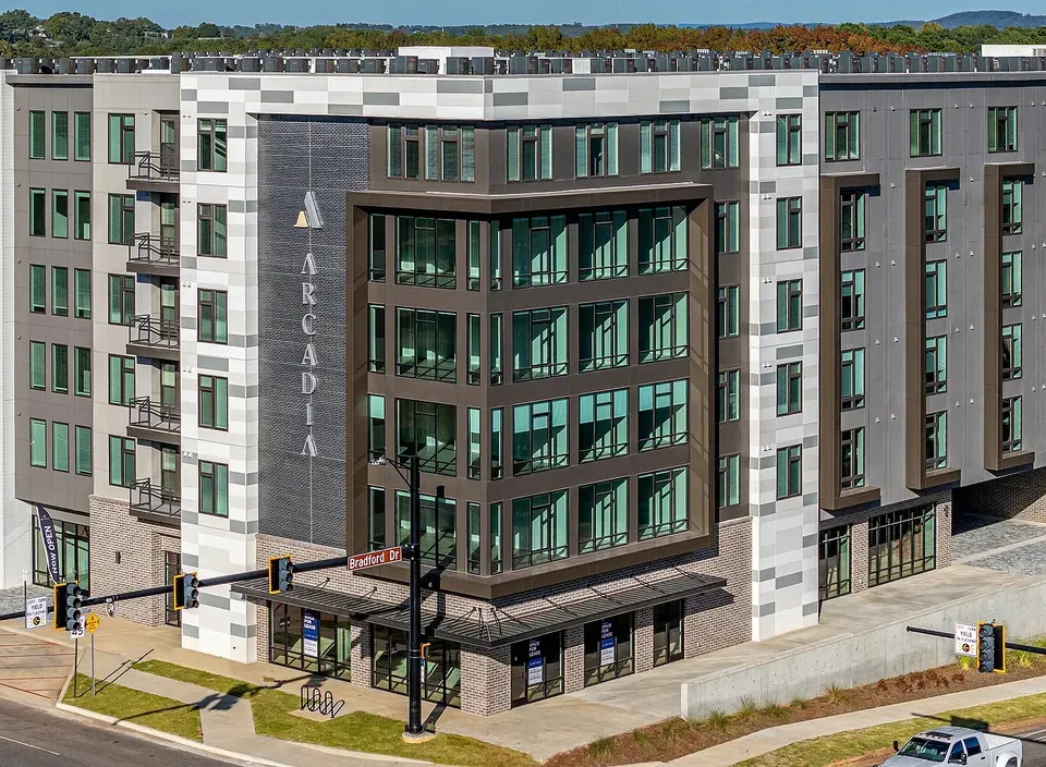 3 Bed 2 Bath Contemporary High-Rise Condo in Huntsville, AL - 1