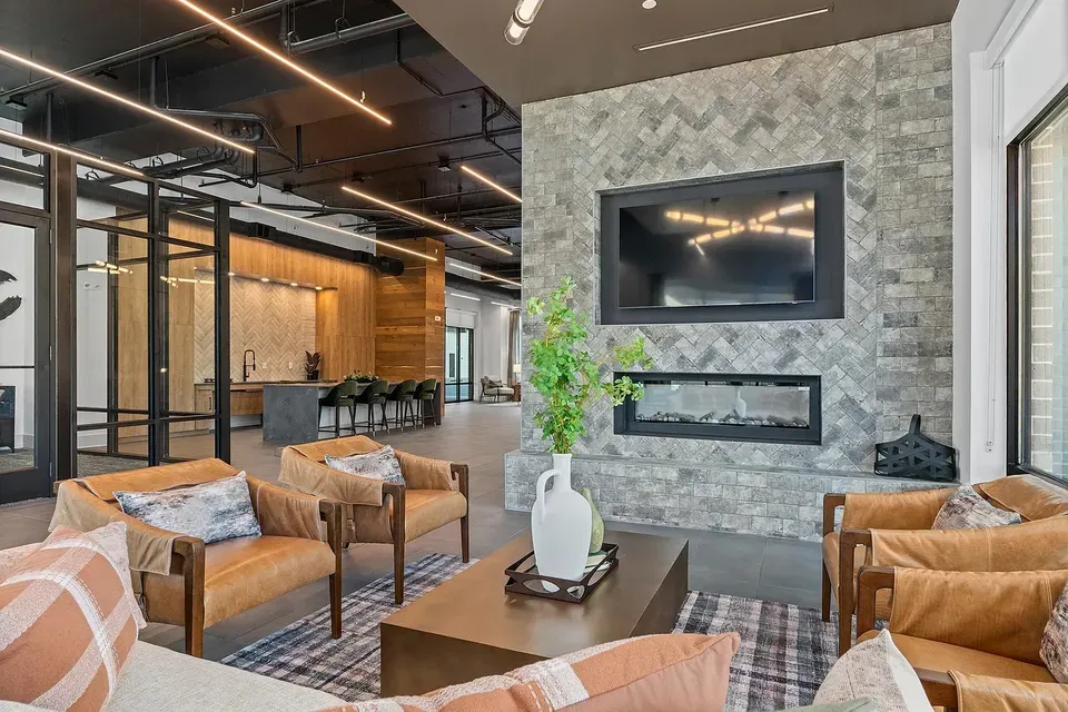 3 Bed 2 Bath Contemporary High-Rise Condo in Huntsville, AL - 2