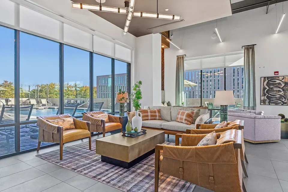 3 Bed 2 Bath Contemporary High-Rise Condo in Huntsville, AL - 4