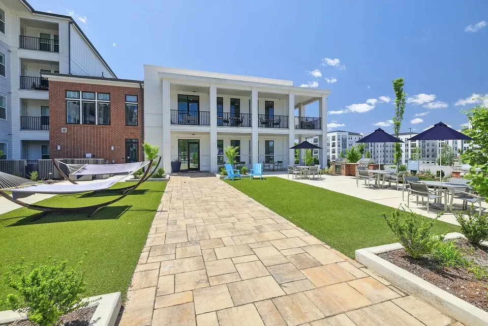 3 Bed 2 Bath Contemporary High-Rise Condo in Huntsville, AL - 1