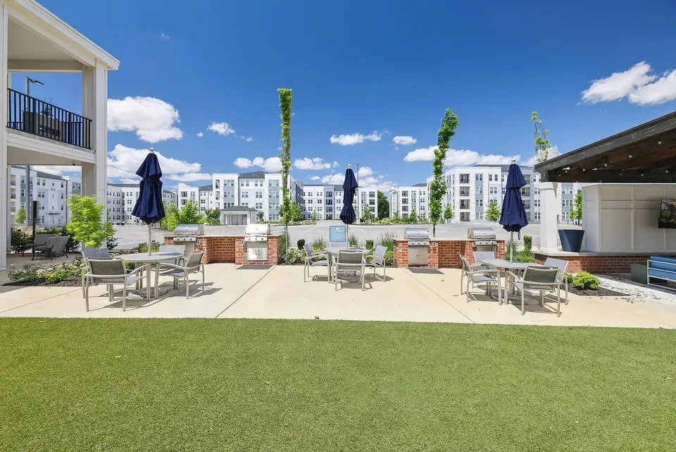 3 Bed 2 Bath Contemporary High-Rise Condo in Huntsville, AL - 4