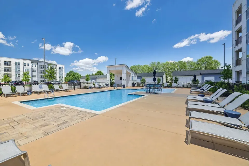 3 Bed 2 Bath Contemporary High-Rise Condo in Huntsville, AL - 5