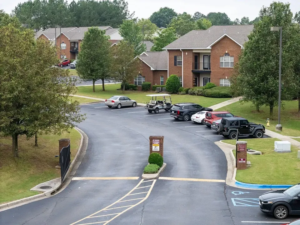 3 Bed 2 Bath Contemporary High-Rise Condo in Huntsville, AL - 2