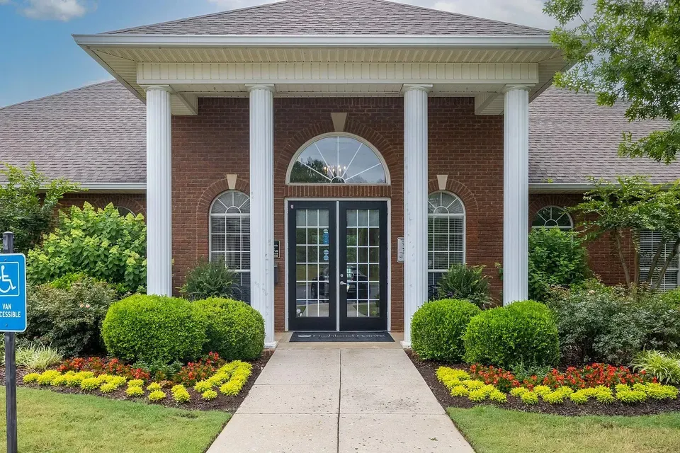 3 Bed 2 Bath Contemporary High-Rise Condo in Huntsville, AL - 3