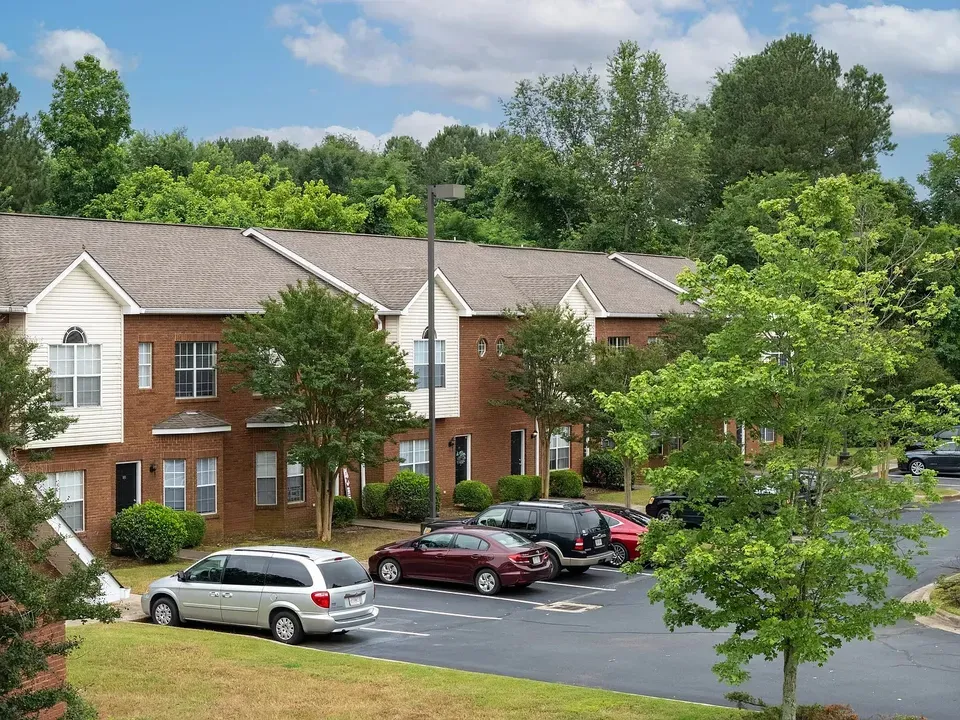 3 Bed 2 Bath Contemporary High-Rise Condo in Huntsville, AL - 4