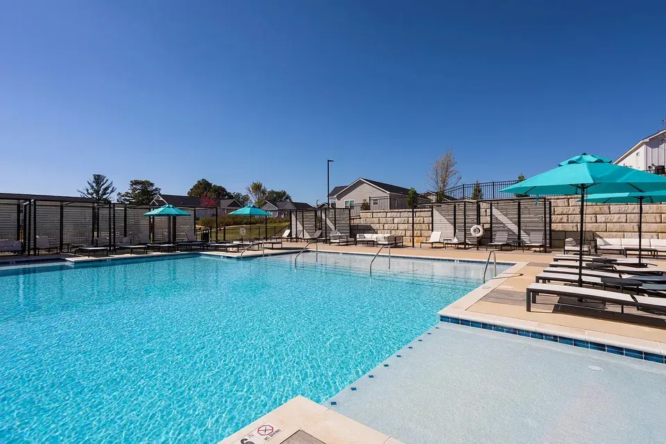 3 Bed 2 Bath Contemporary High-Rise Condo in Huntsville, AL - 2