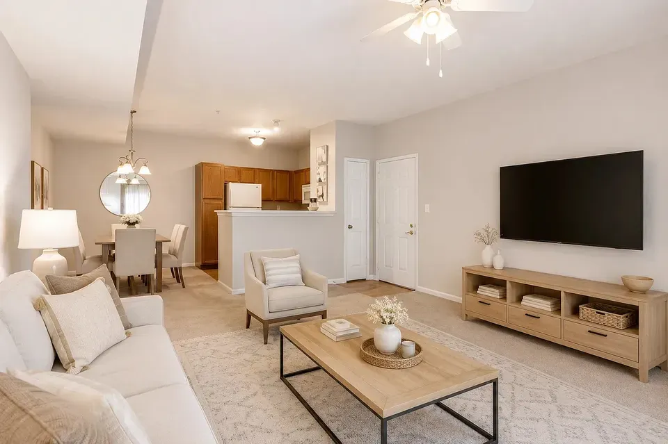 3 Bed 2 Bath Contemporary High-Rise Condo in Huntsville, AL - 1