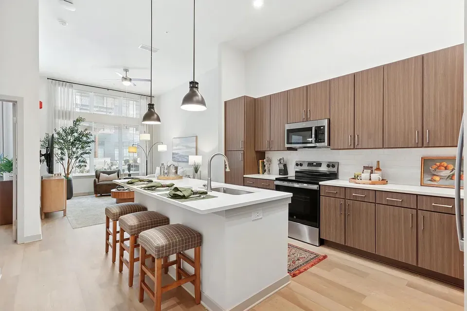 3 Bed 2 Bath Contemporary High-Rise Condo in Huntsville, AL - 2