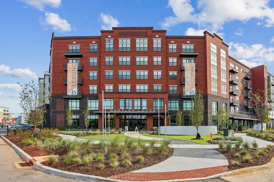 3 Bed 2 Bath Contemporary High-Rise Condo in Huntsville, AL - 5