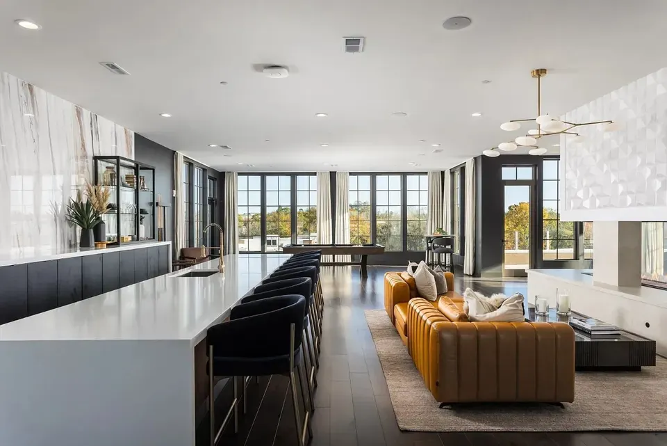 3 Bed 2 Bath Contemporary High-Rise Condo in Huntsville, AL - 1