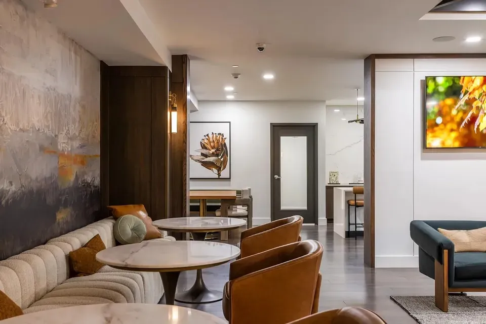 3 Bed 2 Bath Contemporary High-Rise Condo in Huntsville, AL - 3