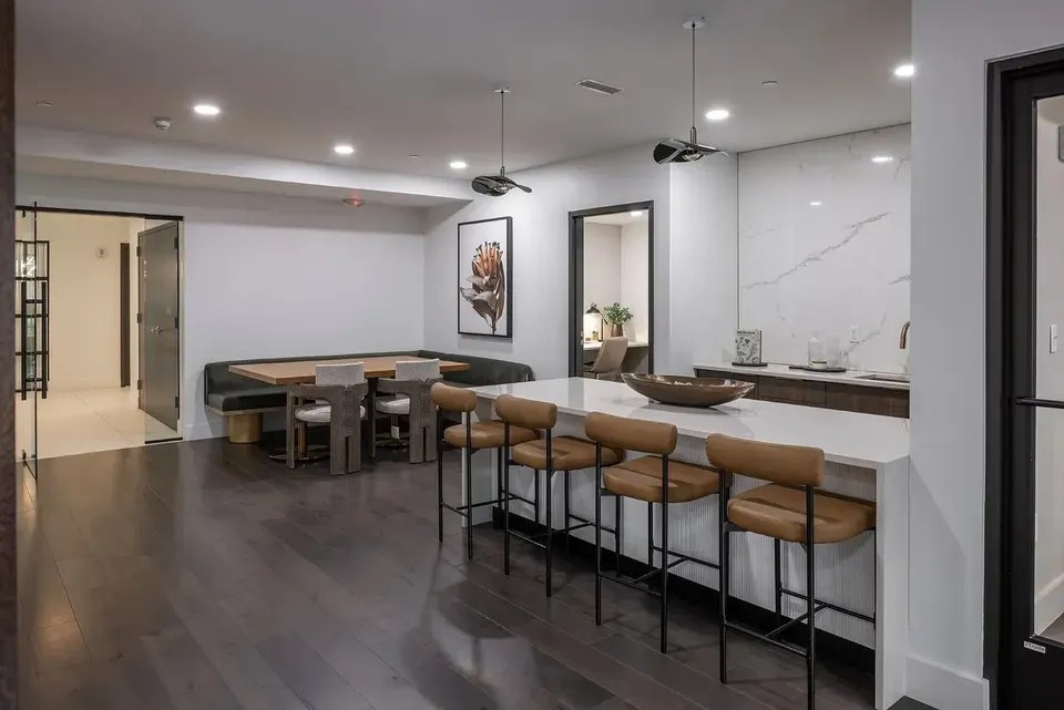 3 Bed 2 Bath Contemporary High-Rise Condo in Huntsville, AL - 5