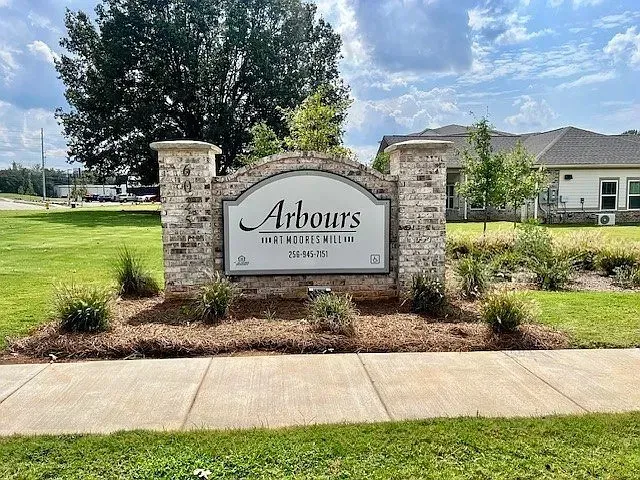 3 Bed 2 Bath Contemporary High-Rise Condo in Huntsville, AL
