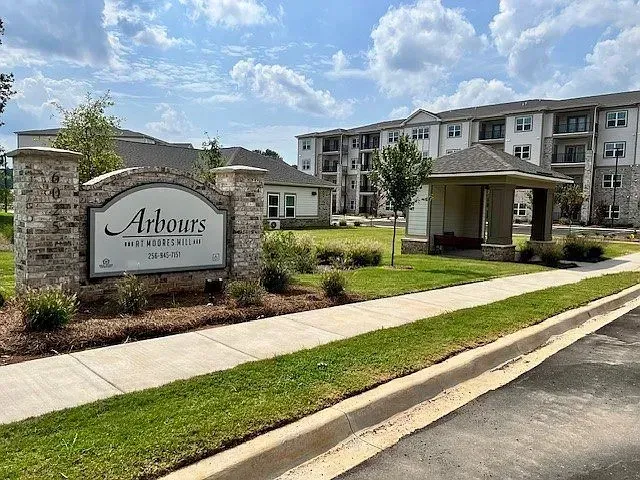 3 Bed 2 Bath Contemporary High-Rise Condo in Huntsville, AL - 2