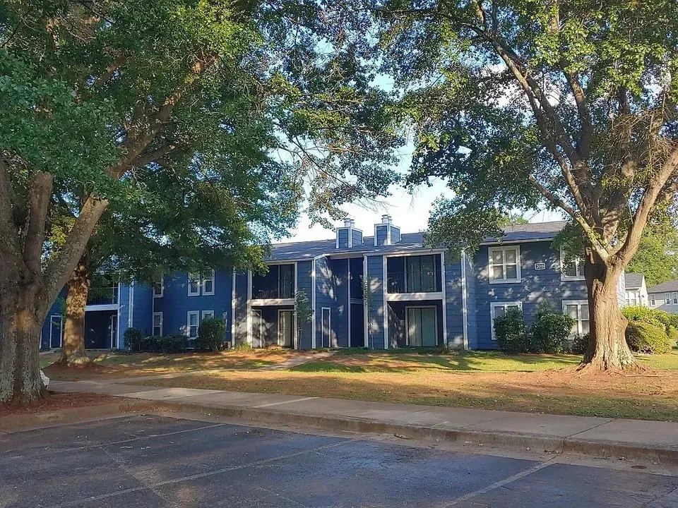 3 Bed 2 Bath Contemporary High-Rise Condo in Huntsville, AL